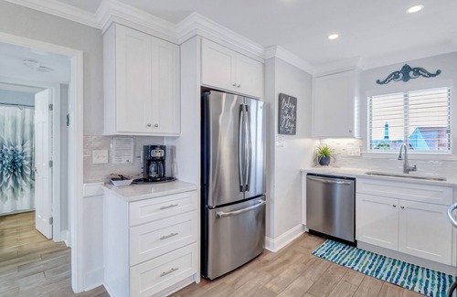 Tybee Island Condo | Luxury Condo: Top-Floor Sea View, Pool, Private Beach Access, Elevator