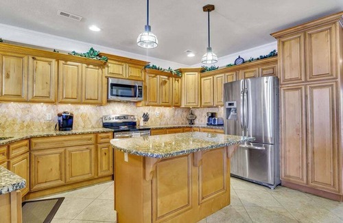 Indian Point Condo | Luxury Condo- Very Spacious-Fantastic Lake Views! Treehouse 1411!
