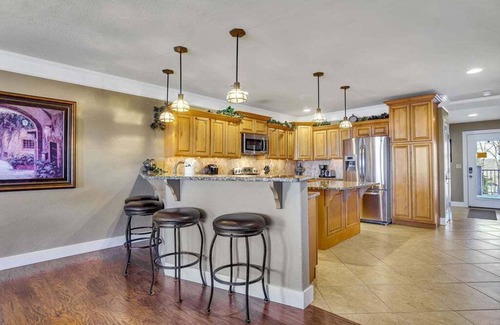 Indian Point Condo | Luxury Condo- Very Spacious-Fantastic Lake Views! Treehouse 1411!