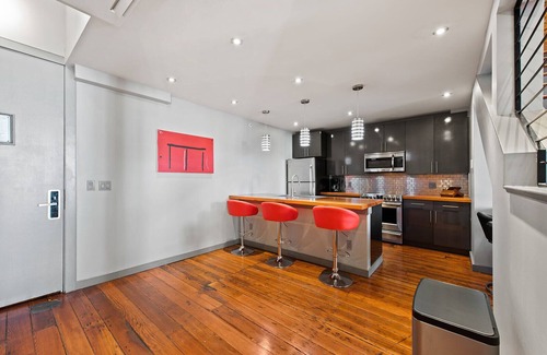 Central Business District Condo | Luxury Condo w Heated Pool & Hot Tub Near French Qtr, Great for Families, Groups