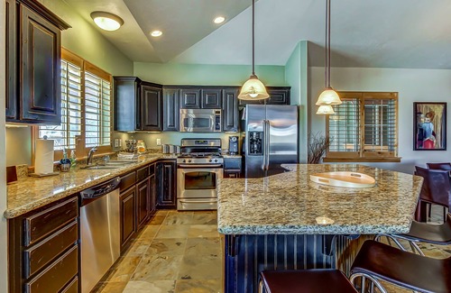 Bear Hollow Village Condo | Luxury Condo w/Private Balcony, Seasonal Pool, Hot Tubs - Close to Skiing