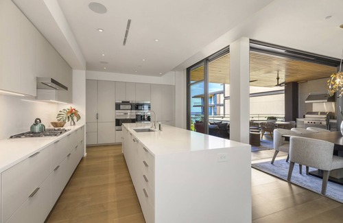 Ala Moana Condo | Luxury Condo w/Resort Pool/Spa, AC, Ocean View & Spacious Lanai: Park Lane Sky