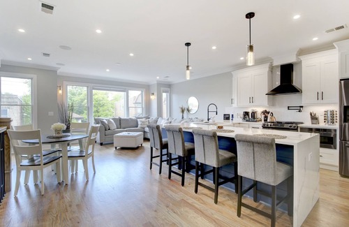 The Heights Condo | Luxury Condo w/Rooftop Deck 15 min from NYC, American Dream Mall, Metlife, EWR