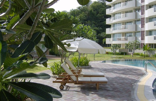 Khao Tao Condo | Luxury Condo with sea views with enormous swimming pool & jacuzzi