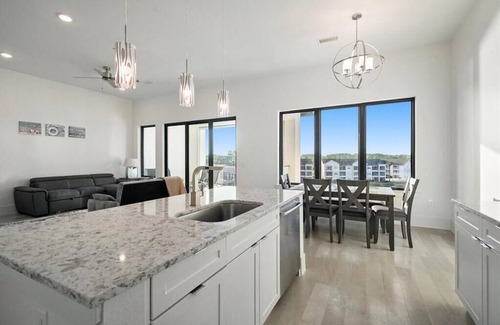 Montgomery Condo | Luxury condo with stunning lake views