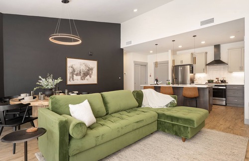 Winter Park Condo | Luxury Condo with Views/Hot Tub/1 block to Main Street/5 min to Ski Resort