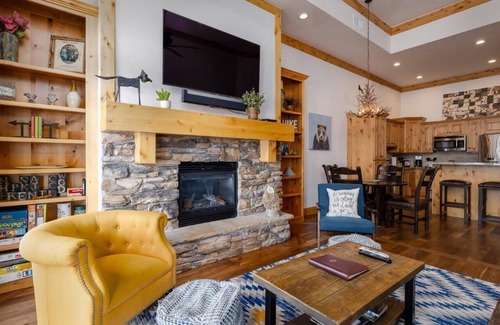 Victor Condo | Luxury Condominium with Large Patio, Mountain Views, and Resort Amenity Access