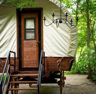 Houston House | Luxury Conestoga Wagon, Perfect for a Weekend Glamping Escape from Dayton, Ohio