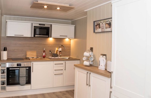 Bishop Sutton Apartment | Luxury Contempoary Lodge Nr Bath & Bristol