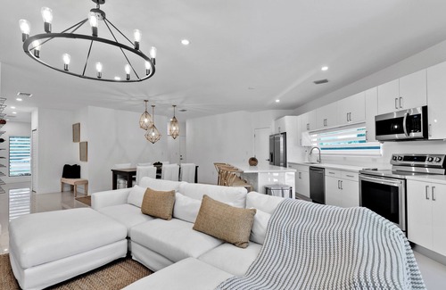 Ludlam House | Luxury Contemporary Home - Pool & Basketball Court!