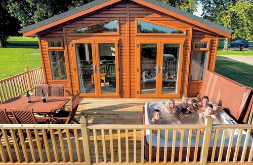 Diss Ski Chalet | Luxury contemporary lodge.