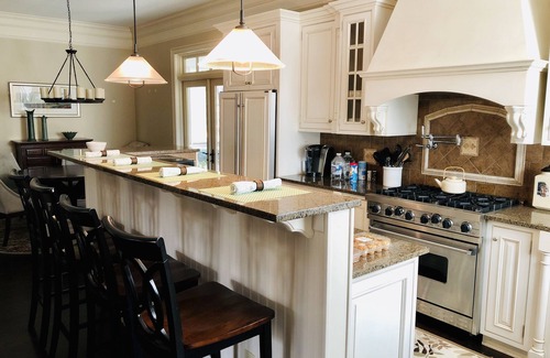 Hot Springs House | Luxury contemporary mountain farmhouse walking distance to The Homestead Resort.