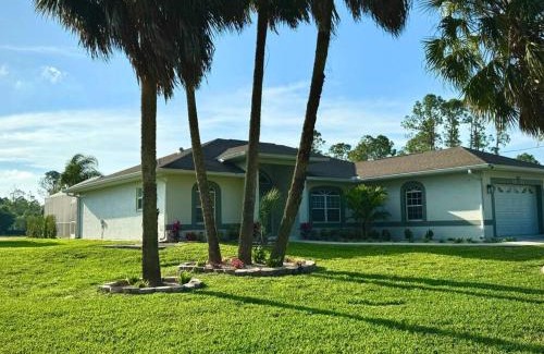 Lehigh Acres House | Luxury contemporary hidden gem