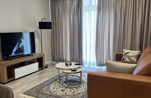 Menlyn Apartment | Luxury continental apartments (2 units) in a lifestyle block with concierge.