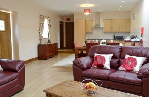 Carmarthen House | Luxury Converted Barn near Carmarthen, Pets welcome - sleeps 4
