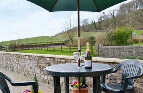 Carmarthen House | Luxury Converted Barn near Carmarthen, Pets welcome - sleeps 2