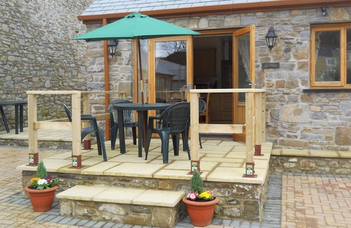 Carmarthen House | Luxury Converted Barn near Carmarthen - sleeps 4