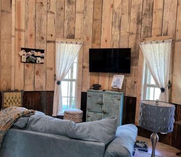 Georgia Coast House | Luxury Converted Silo Glamping Site for Romantic Weekends Away in Danville, Georgia