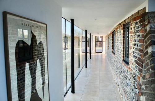 Birdham Villa | Luxury converted thatched barn near Chichester