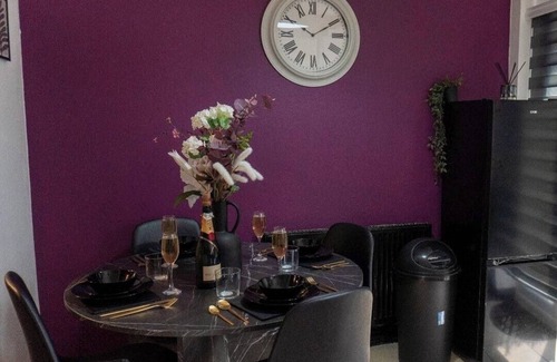 Farnworth House | LUXURY COSY BEAUTIFUL HOUSE OFF-ROAD FREE PARKING - EXCELLENT LOCATION