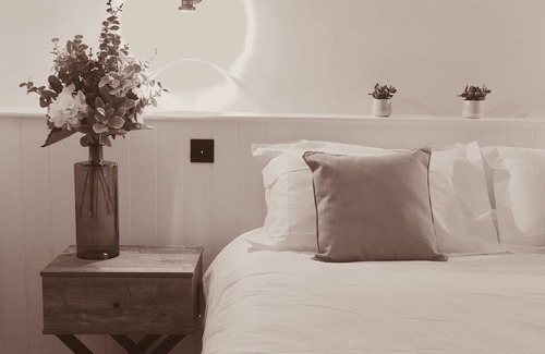 Sibford Gower House | Luxury Cotswolds House sleeps 14, walk-pub, mins to Soho Farm