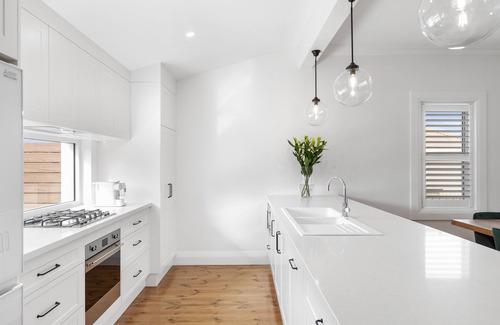 Mount Gambier Cottage | Luxury Cottage Accommodation - Restored/renovated 100 year old cottage