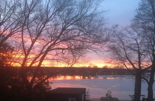 Orillia House | Luxury cottage close to downtown Orillia on Lake Couchiching