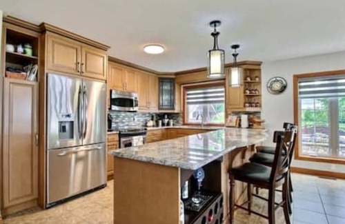 Lavigne Cottage | Luxury Cottage Estate & Guest House