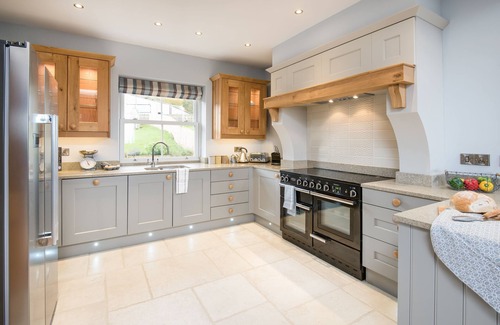 Castle Carrock Cottage | Luxury cottage with stunning views, hot tub and 2 dogs welcome