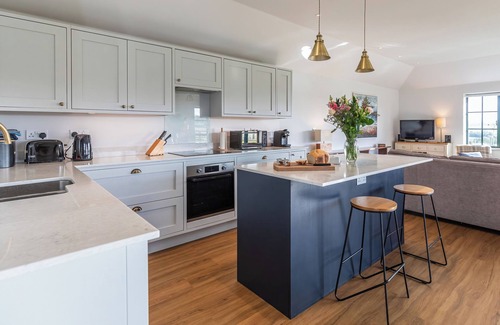Basingstoke Cottage | Luxury cottage in the stunning Hampshire countryside with garden and views.