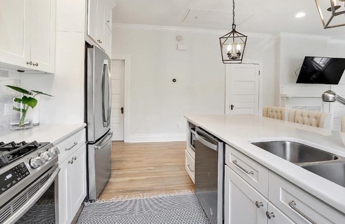 Beauregard Town Historic District House | Luxury Cottage in Historic Beauregard Town