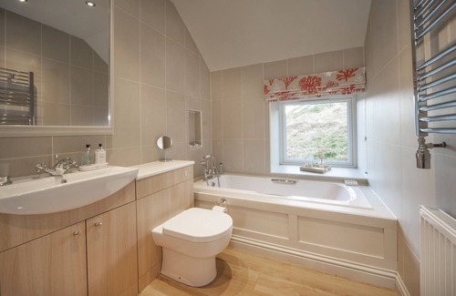Strathcarron Cottage | LUXURY COTTAGE IN STUNNING LOCATION, HIGHLANDS OF SCOTLAND