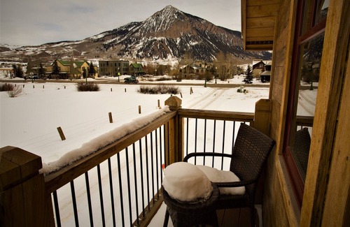 Crested Butte House | LUXURY COTTAGE IN CB TOWN - AMAZING VIEWS, BUS 1 blk, ELK 2.5 blks, Dog Allowed