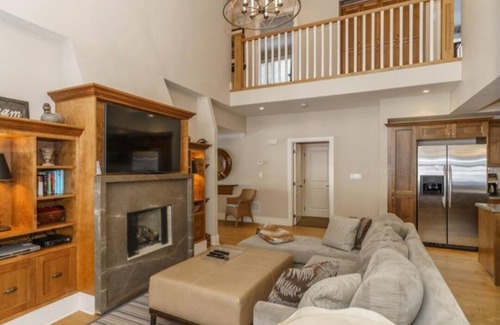 Seguin Villa | Luxury Cottage Lifestyle With Resort Amenities and Perks