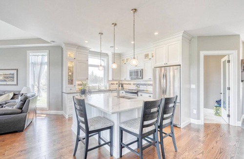 Cramahe Cottage | Luxury cottage on private 28 acres in Castleton ON
