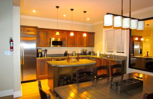 Seguin Cottage | Luxury Cottage, Rocky Crest Golf Resort, Lake Joseph