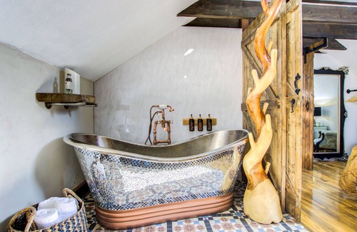 Pembroke Cottage | Luxury Cottage Sleeps 8 Pembrokeshire Wales Close to Town & Beach