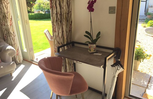 Pulborough Cottage | Luxury cottage sleeps 2 close to South Downs National park , coast and Goodwood
