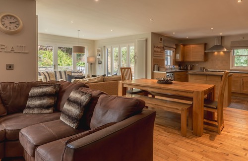 Crail Cottage | Luxury cottage with garden and parking in the heart of the village. Sleeps 8.