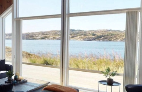 Steinsland Cottage | Luxury cottage with sea view, near Bergen