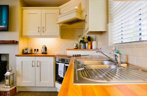 Newry House | Luxury Cottage with panoramic countryside views.