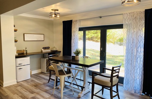 Morristown House | Luxury cottage with hot tub, game and movie room, coffee bar, King bed & robes!