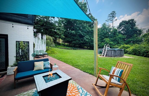 Morristown House | Luxury cottage with hot tub, game and movie room, coffee bar, King bed & robes!