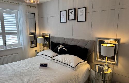Melksham House | Luxury country double room