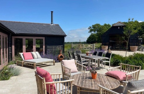 Chichester House | Luxury Countryside Haven for 10