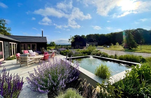 Chichester House | Luxury Countryside Haven for 10