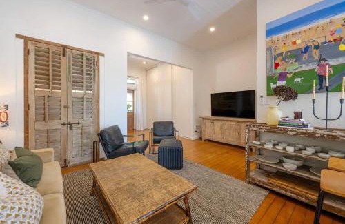 Bangalow Apartment | Luxury Couples Stay Bangalow l Nova Escapes