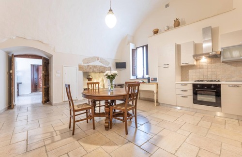 Racale Apartment | Luxury Courtyard Bilo - Racale