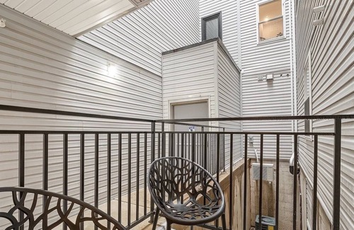 Fairmount Apartment | Luxury & Cozy 1 BR