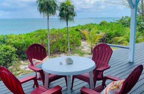 Sugar Loaf Settlement Apartment | Luxury/cozy 2-bedroom apartment directly on beach WiFi, AC, desk, full kitch